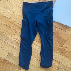 Blue Small Athleta Cropped Leggings.